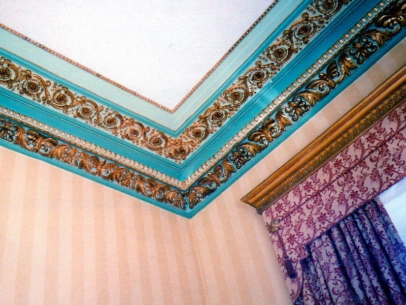 Gilded Cornice and Pelmet